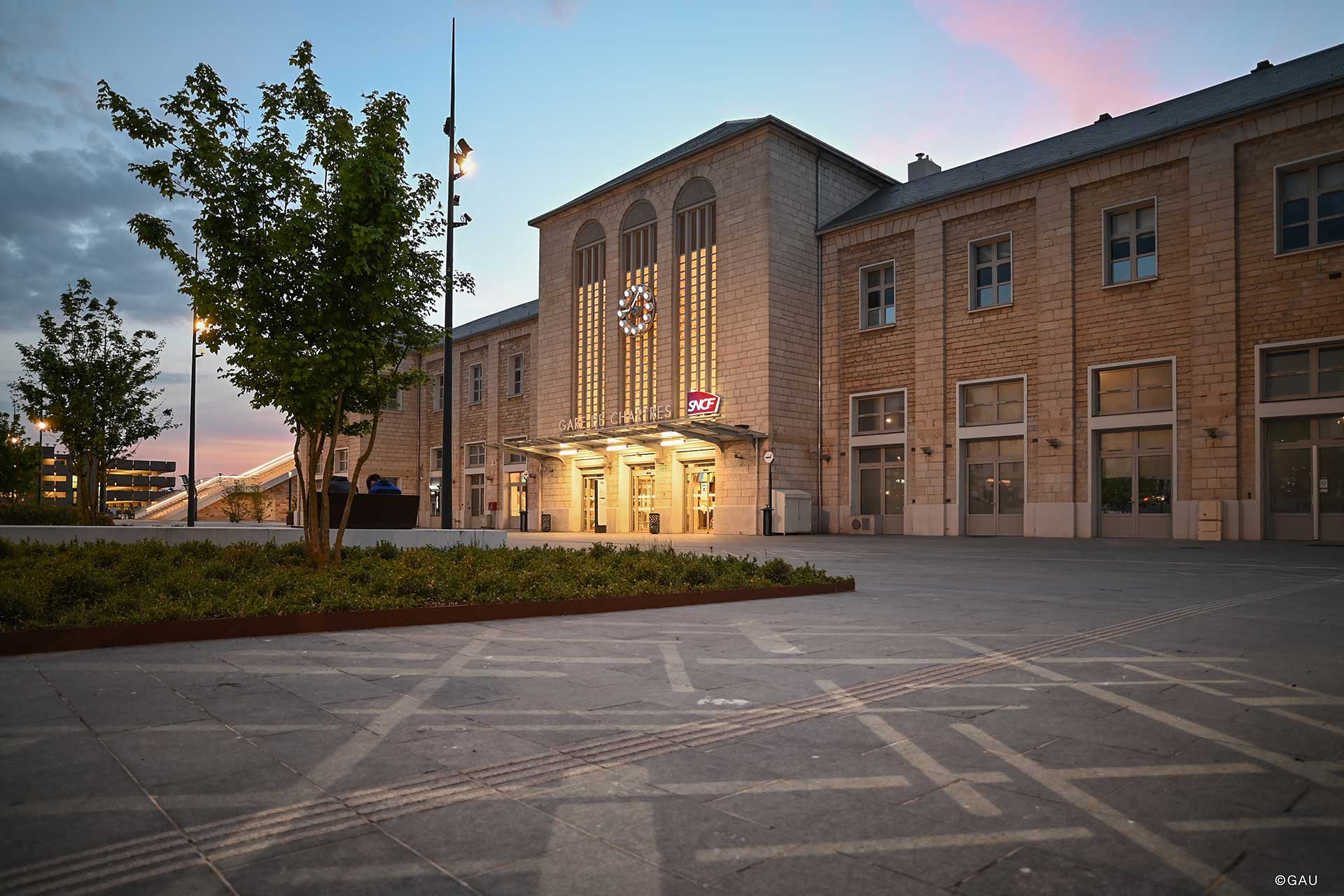 Gare de Chartres Schréder