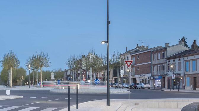 FALCO éclairant un passage piéton et les abords d'un giratoire