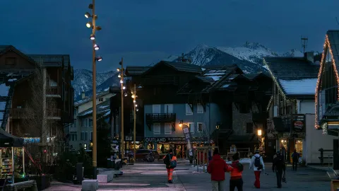 Lampadaire VALINTA Comatelec Schréder Saint-Chaffrey Serre Chevallier 