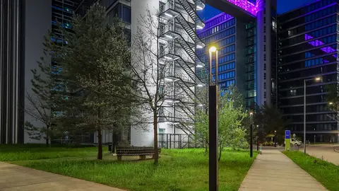Un éclairage solaire autonome offre une solution économique et non invasive pour le complexe des Ten Towers à Munich
