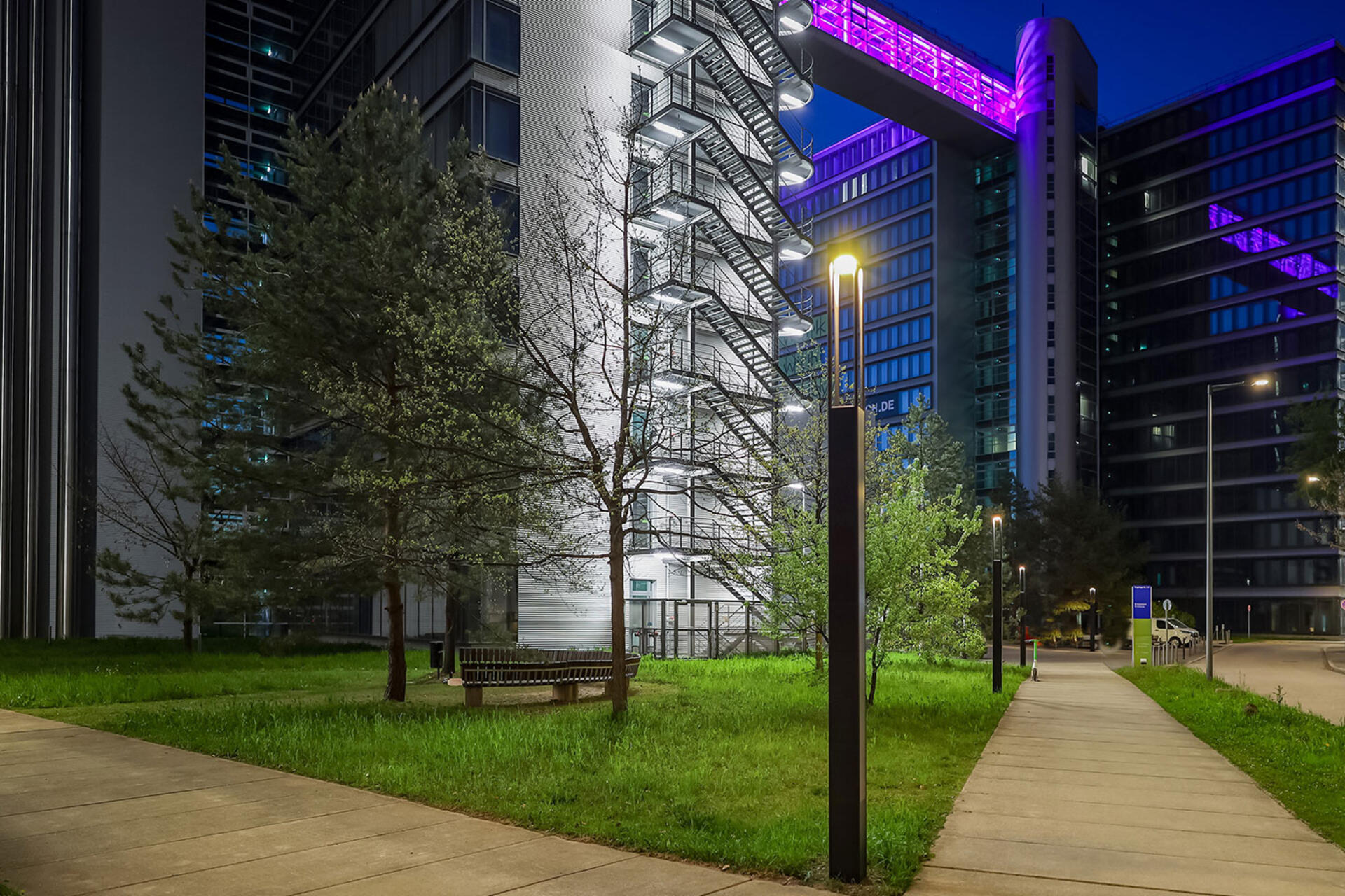 Un éclairage solaire autonome offre une solution économique et non invasive pour le complexe des Ten Towers à Munich